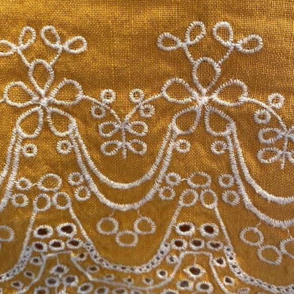 LOFT Linen Blend Riviera Embroidered Scalloped Hem Shorts Mustard Yellow Sz 4 - Picture 3 of 9